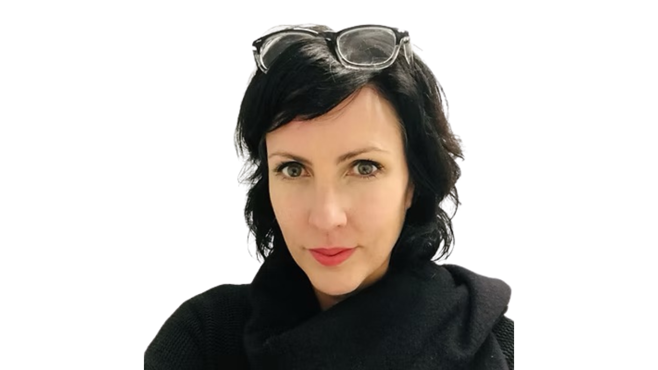 Melinda Frederick Full Headshot