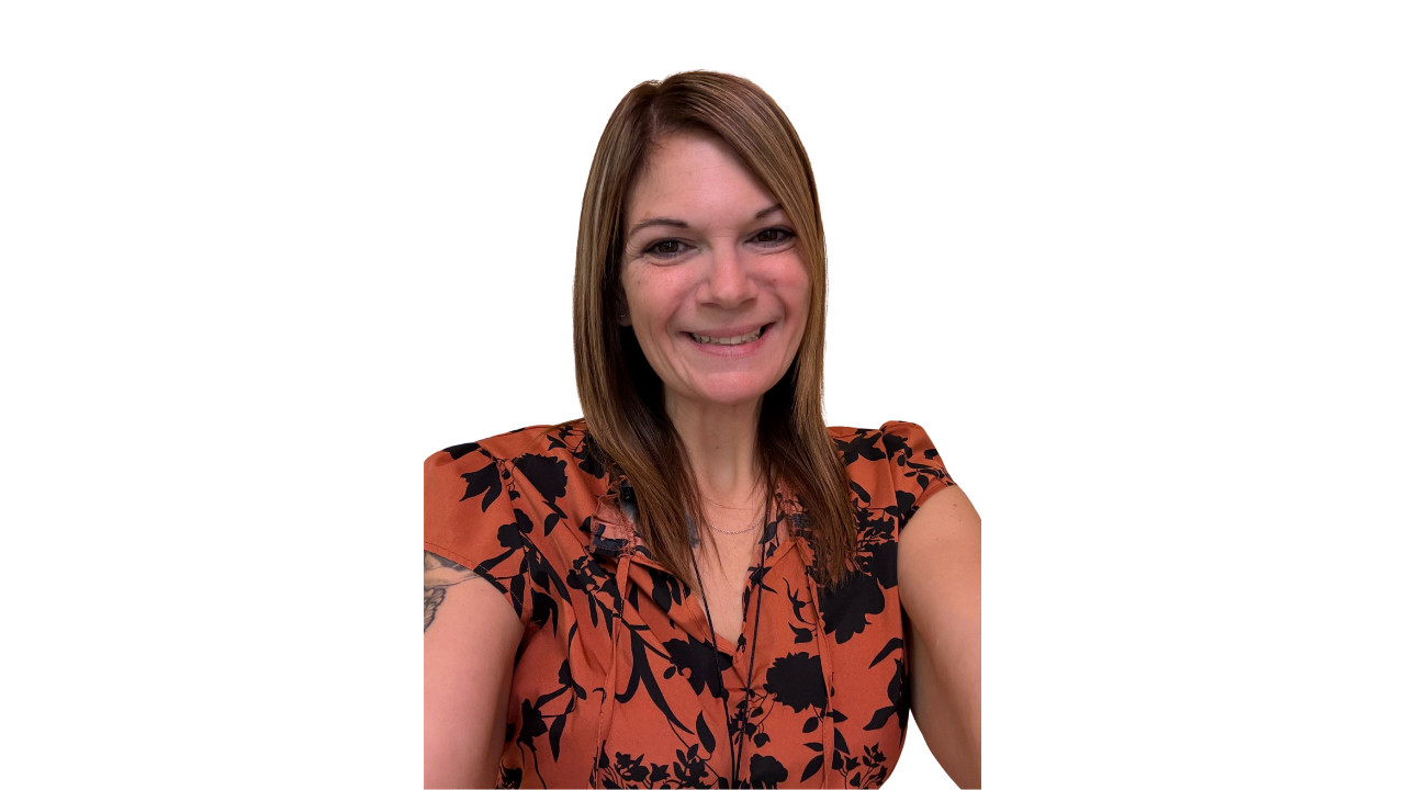 Nicole Riehl Full Headshot